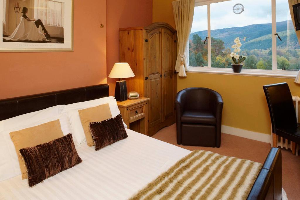 Glenurquhart House Hotel Balnain Bilik gambar